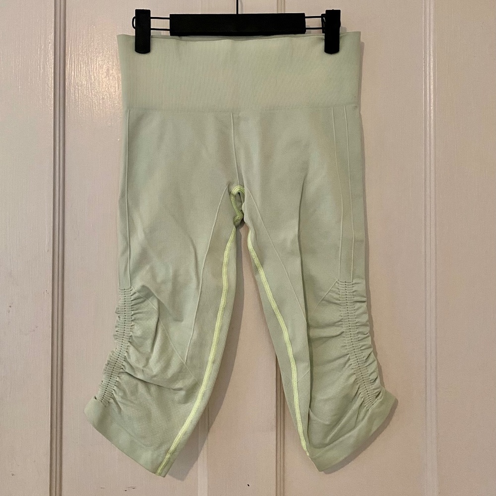 Lululemon Athletica Women's Electric Green & Yellow Cropped Leggings | Size 6
